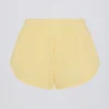 Shorts mit Knopfdetail und mittlerer Leibhöhe in Zitrone Shorts mit Knopfdetail und mittlerer Leibhöhe in Zitrone