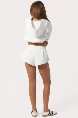 Shorts mit mittlerer Leibhöhe in der Farbe „Milk“