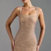 Sindre verziertes Minikleid mit quadratischem Ausschnitt in Mandel Sindre verziertes Minikleid mit quadratischem Ausschnitt in Mandel