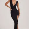 Sloane Maxikleid mit hohem Schlitz und tiefem Ausschnitt in Schwarz Sloane Maxikleid mit hohem Schlitz und tiefem Ausschnitt in Schwarz
