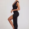 Sloane Maxikleid mit hohem Schlitz und tiefem Ausschnitt in Schwarz Sloane Maxikleid mit hohem Schlitz und tiefem Ausschnitt in Schwarz