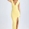 Sloane Modal-Maxikleid mit tiefem Ausschnitt und Schlitz am Oberschenkel in Lemon Sherbet Sloane Modal-Maxikleid mit tiefem Ausschnitt und Schlitz am Oberschenkel in Lemon Sherbet