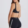 Soft Active Contrast Mini-Shorts in Schwarz