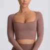 Soft Active Crop-Top mit Herzausschnitt in Mokka Soft Active Crop-Top mit Herzausschnitt in Mokka