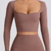 Soft Active Crop-Top mit Herzausschnitt in Mokka Soft Active Crop-Top mit Herzausschnitt in Mokka