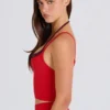 Soft Active Layered Cropped Tank Top in Erdbeerrot Soft Active Layered Cropped Tank Top in Erdbeerrot