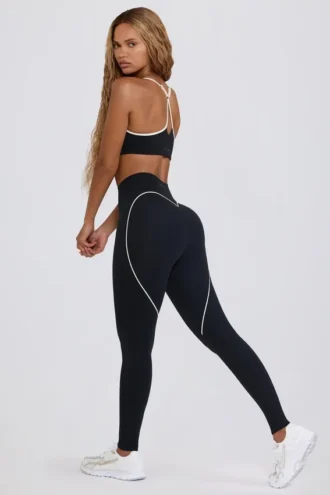 Soft Active Leggings mit mittlerer Leibhöhe in Schwarz