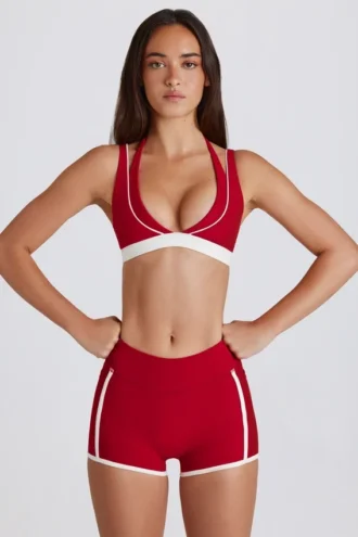 Soft Active Mini-Shorts mit Kontraststreifen in Dunkelrot