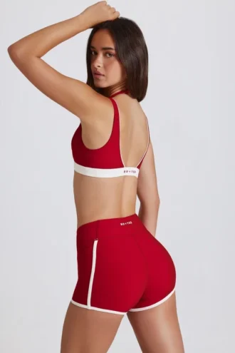 Soft Active Mini-Shorts mit Kontraststreifen in Dunkelrot