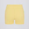 Soft Active Mini-Shorts mit Taschen und V-förmigem Bund in Lemon Soft Active Mini-Shorts mit Taschen und V-förmigem Bund in Lemon