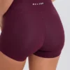 Soft Active Mini-Shorts mit V-förmigem Bund und Taschen in Burgunderrot Soft Active Mini-Shorts mit V-förmigem Bund und Taschen in Burgunderrot