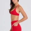 Soft Active Mini-Shorts mit V-förmigem Bund und Taschen in Strawberry Red Soft Active Mini-Shorts mit V-förmigem Bund und Taschen in Strawberry Red