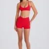 Soft Active Mini-Shorts mit V-förmigem Bund und Taschen in Strawberry Red Soft Active Mini-Shorts mit V-förmigem Bund und Taschen in Strawberry Red