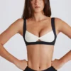Soft Active Sport-BH mit gedrehtem Vorderteil in Schwarz