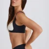 Soft Active Sport-BH mit gedrehtem Vorderteil in Schwarz
