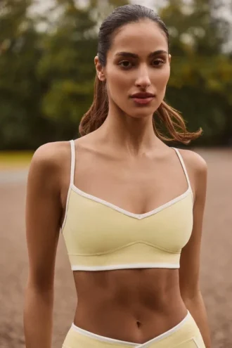 Soft Active Sport-BH mit Herzausschnitt und Kontrast in Soft Yellow