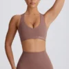Soft Active Sport-BH mit V-Ausschnitt in Mocha Soft Active Sport-BH mit V-Ausschnitt in Mocha