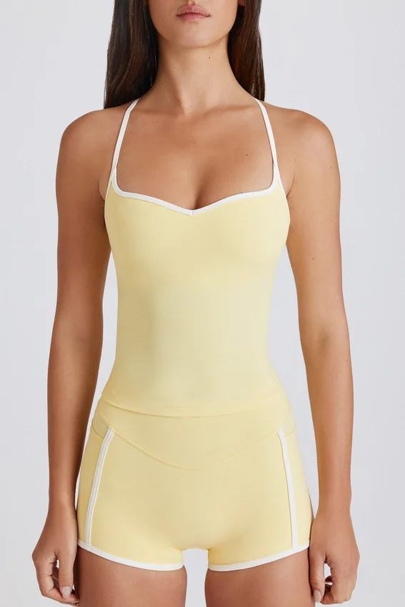 Soft Active Tanktop mit gekreuztem Rücken in Lemon Soft Active Tanktop mit gekreuztem Rücken in Lemon