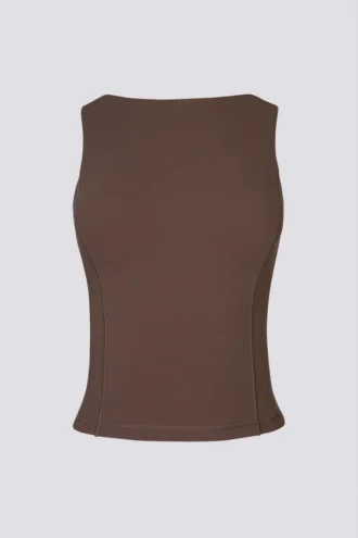 Soft Active Tanktop mit U-Boot-Ausschnitt und offenem Rücken in Kakao