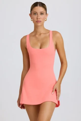 Soft Active Tennis-Kleid mit offenem Rücken in Koralle