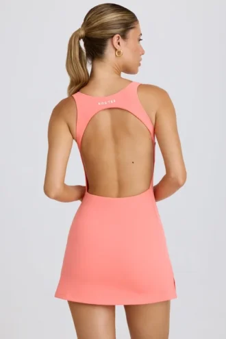 Soft Active Tennis-Kleid mit offenem Rücken in Koralle