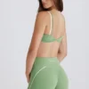 Soft Active Twist-Front-Minishorts in Grün