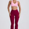 Soft Active V-Taillen-Leggings mit Taschen und ausgestelltem Bein in Burgunderrot Soft Active V-Taillen-Leggings mit Taschen und ausgestelltem Bein in Burgunderrot