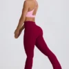 Soft Active V-Taillen-Leggings mit Taschen und ausgestelltem Bein in Burgunderrot Soft Active V-Taillen-Leggings mit Taschen und ausgestelltem Bein in Burgunderrot