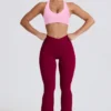 Soft Active V-Taillen-Leggings mit Taschen und ausgestelltem Bein in Burgunderrot Soft Active V-Taillen-Leggings mit Taschen und ausgestelltem Bein in Burgunderrot