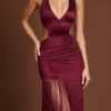 Solferina Maxikleid mit Fransen und tiefem Ausschnitt in Weinrot Solferina Maxikleid mit Fransen und tiefem Ausschnitt in Weinrot