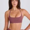 Sport-BH mit Rundhalsausschnitt und Neckholder in Acai Sport-BH mit Rundhalsausschnitt und Neckholder in Acai