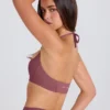 Sport-BH mit Rundhalsausschnitt und Neckholder in Acai Sport-BH mit Rundhalsausschnitt und Neckholder in Acai