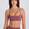 Sport-BH mit Rundhalsausschnitt und Neckholder in Acai Sport-BH mit Rundhalsausschnitt und Neckholder in Acai