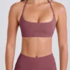 Sport-BH mit Rundhalsausschnitt und Neckholder in Acai Sport-BH mit Rundhalsausschnitt und Neckholder in Acai