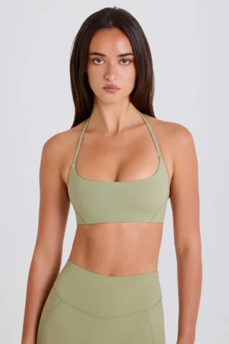Sport-BH mit U-Ausschnitt und Neckholder in Matcha