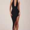 Storie Halterneck-Midaxi-Kleid mit geschlitztem Saum in Schwarz Storie Halterneck-Midaxi-Kleid mit geschlitztem Saum in Schwarz