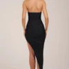 Storie Halterneck-Midaxi-Kleid mit geschlitztem Saum in Schwarz Storie Halterneck-Midaxi-Kleid mit geschlitztem Saum in Schwarz