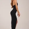 Storie Halterneck-Midaxi-Kleid mit geschlitztem Saum in Schwarz Storie Halterneck-Midaxi-Kleid mit geschlitztem Saum in Schwarz