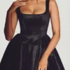 Sueno Minikleid aus gewebtem Taft in Tiefschwarz Sueno Minikleid aus gewebtem Taft in Tiefschwarz