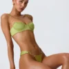 Sunray Cheeky-Bikinihose mit verzierten breiten Trägern in Birnengrün Sunray Cheeky-Bikinihose mit verzierten breiten Trägern in Birnengrün