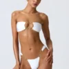 Sunray verzierte Cheeky-Bikinihose mit breiten Trägern in Weiß Sunray verzierte Cheeky-Bikinihose mit breiten Trägern in Weiß