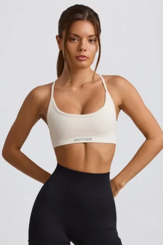 Super Sculpt nahtloser rückenfreier Sport-BH in Weiß