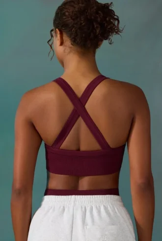 Super Sculpt nahtloser Sport-BH mit gekreuztem Rücken in Pflaume
