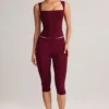 Suri Modal Capri-Leggings mit mittlerer Leibhöhe in Weinrot Suri Modal Capri-Leggings mit mittlerer Leibhöhe in Weinrot