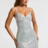 Svana verziertes Minikleid mit V-Ausschnitt und A-Linie in Silber Svana verziertes Minikleid mit V-Ausschnitt und A-Linie in Silber