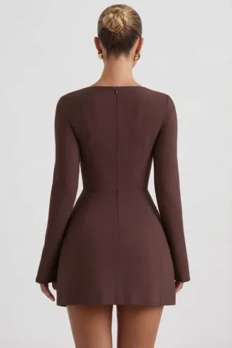 Taesha Minikleid mit strukturiertem Tulpenrock und quadratischem Ausschnitt in Schokoladenbraun