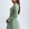 Taesha strukturiertes Minikleid mit Tulpenrock und quadratischem Ausschnitt in Khaki-Grün Taesha strukturiertes Minikleid mit Tulpenrock und quadratischem Ausschnitt in Khaki-Grün
