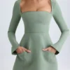 Taesha strukturiertes Minikleid mit Tulpenrock und quadratischem Ausschnitt in Khaki-Grün Taesha strukturiertes Minikleid mit Tulpenrock und quadratischem Ausschnitt in Khaki-Grün