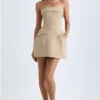 Taia Minikleid mit strukturiertem Tulpenrock und Umschlagkragen in Camel Taia Minikleid mit strukturiertem Tulpenrock und Umschlagkragen in Camel