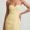 Talina Minikleid mit Herzausschnitt, trägerlos und strukturiert in Pastellgelb Talina Minikleid mit Herzausschnitt, trägerlos und strukturiert in Pastellgelb